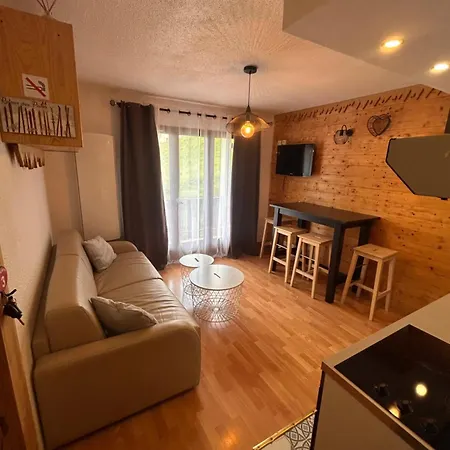 Appartement T2 Pour 6 Pers Avec Balcon, Parking Et Casier A Proche Des Commerces *